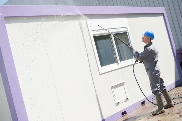 Cost of Apartment Pressure Washing in Panama City